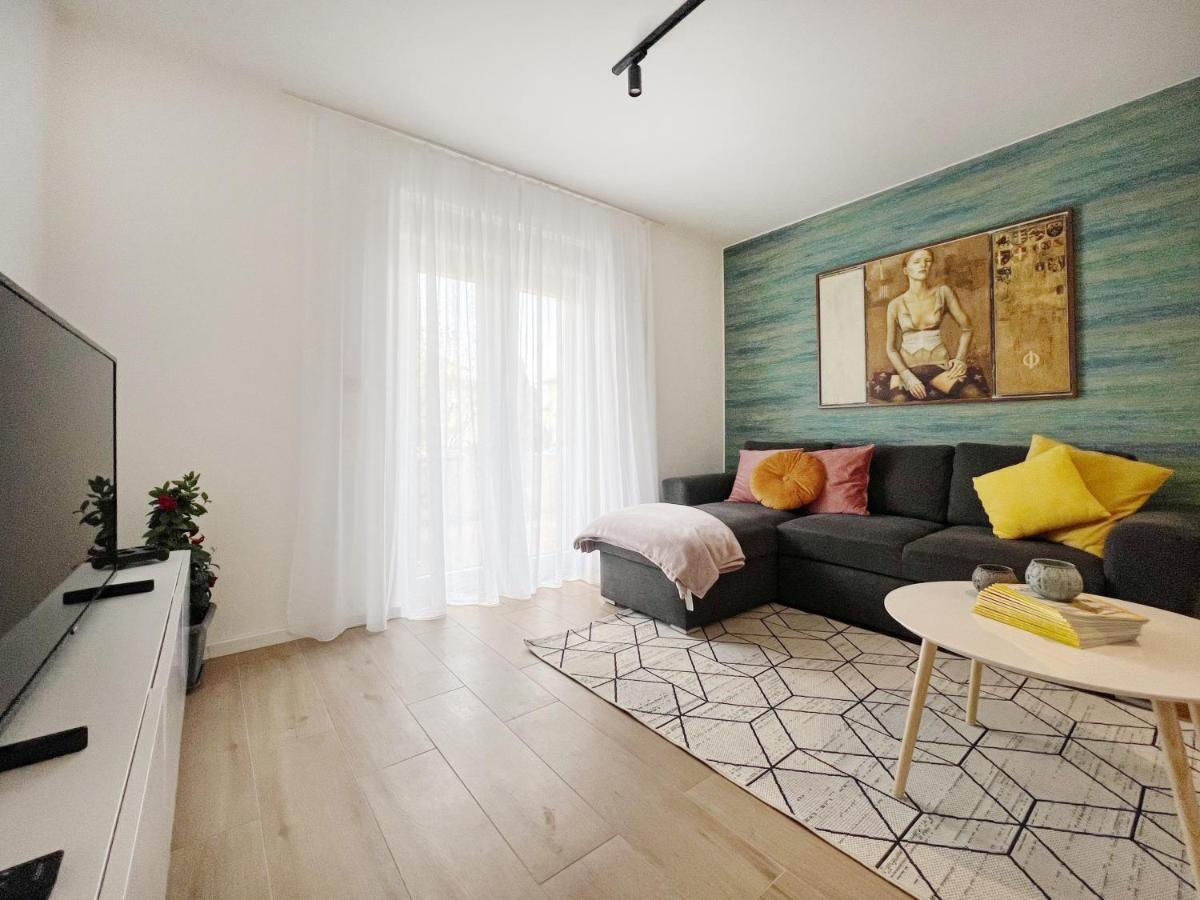 Apartments Valerian Novigrad  Exterior photo